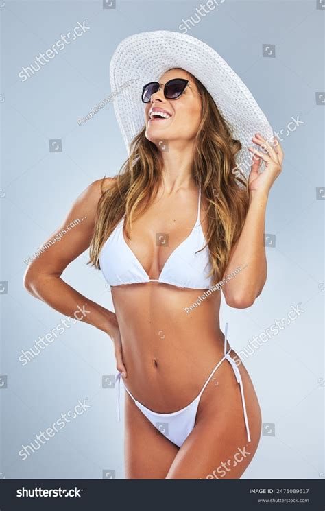 sexy beach bikini girl 364 tisíc snímků stock fotografií a obrázků bez autorských poplatků