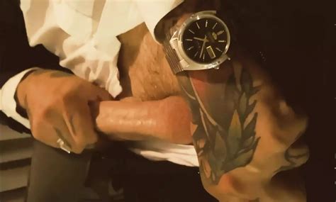 Macho Gostoso E Elegante Tirando A Roupa E Mostrando O Pau Brazilian Amateur Porn XHamster