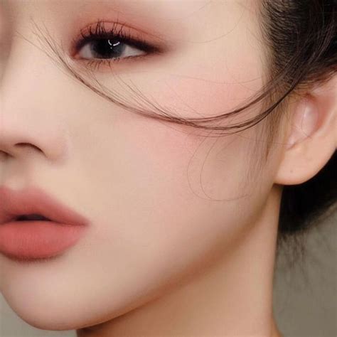 รวม 50 ไอเดียแต่งหน้า Autumn Makeup Looks สวยโกลว์ดูแพง เข้ากับผิว Warm Skin Fashion Makeup