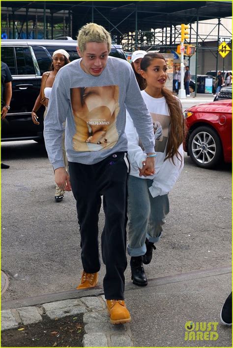 Ariana Grande & Pete Davidson Go Shopping in Her Merch!: Photo 4132919 | Pictures | Just Jared