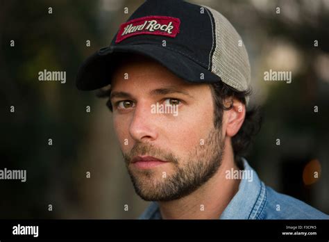 How To Wear A Mens Ball Cap At Aurora Mcdonald Blog