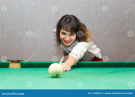 Girl Brunette Plays Billiards Sport Lifestyle Stock Image Image Of Recreation