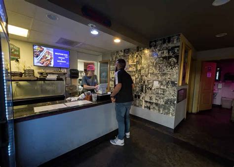 Review Of Naked City Pizza 89169 Restaurant 4608 Paradise Rd