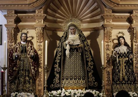 El Santo Entierro Retira Del Culto A Mar A Magdalena Y San Juan Evangelista