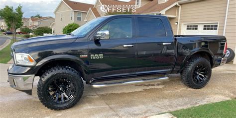 2017 Ram 1500 With 20x10 18 Fuel Blitz And 35 12 5R20 Kanati Mud Hog