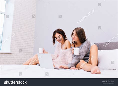 1 855 Naked Legs Apart Images Stock Photos Vectors Shutterstock