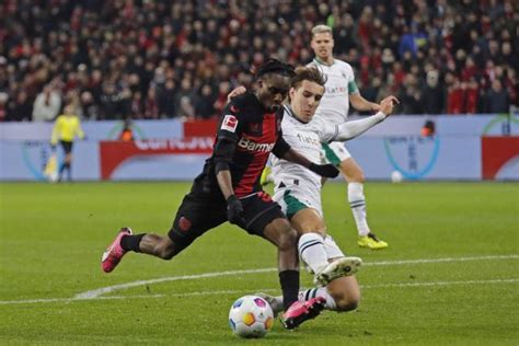 Foot Le Bayer Leverkusen Ralenti En Bundesliga Le Bayern Munich