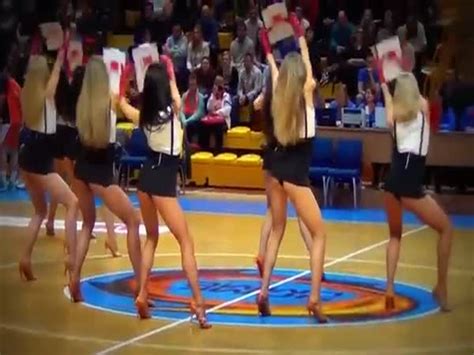 Hot Cheerleading Dance