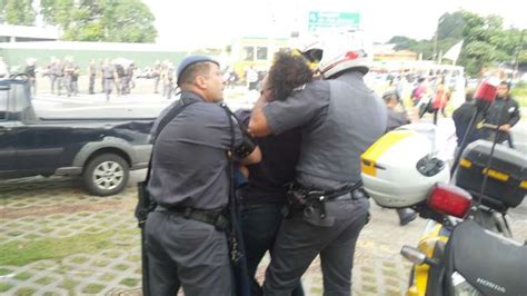 Soco Em Mulher Tiro Nas Costas Pm Reprime Estudantes Em Sp