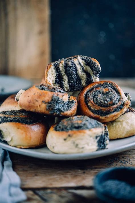 Hefeschnecken Mit Mohn Vanille F Llung Knusperst Bchen