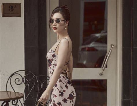 Y T Ng C Ph Trong L Ng Di N Bikini Khoe Ng Cong N Ng R C B O An Giang Online