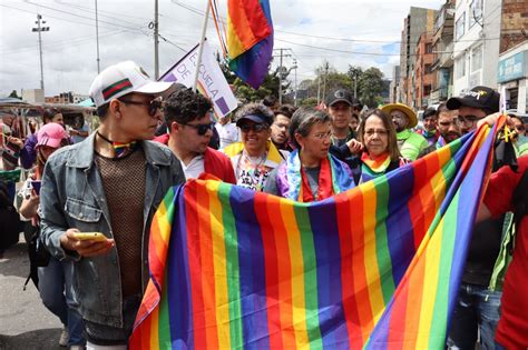 Bogotá marchó con orgullo Comunidad LGBTI inició la conmemoración del Día mundial del Orgullo gay