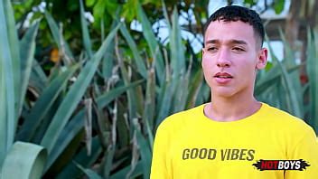 Un Jeune Homme Avec Un Beau Cul Se Fait Baiser XVIDEOS