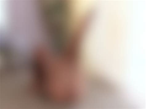 Naughty Redhead Nubile Model Nude on the Rug Vidéos Porno Gratuites YouPorn