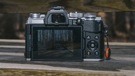 Olympus OM-D E-M5 Mark III Review | PCMag