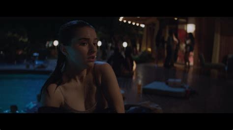 Kaitlyn Dever Sexy Picture Gallery Nude Celeb Scenes