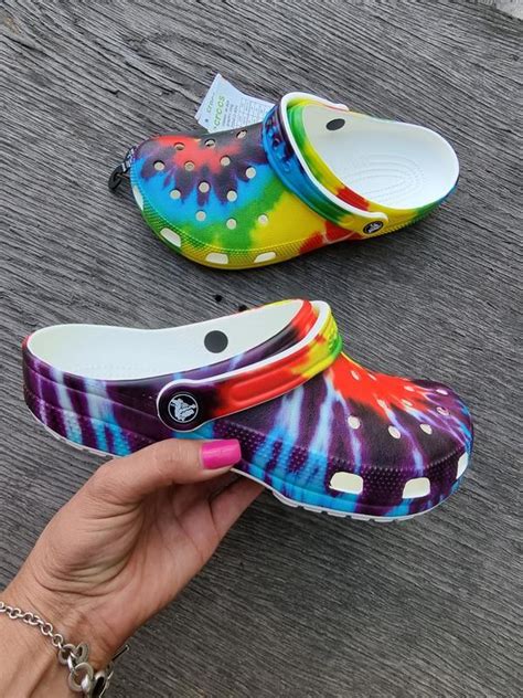 Яркие шлепки, клоги crocs — ціна 1250 грн у каталозі Сабо Купити жіночі ...