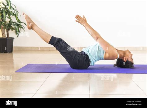 Legs Latina Hi Res Stock Photography And Images Alamy