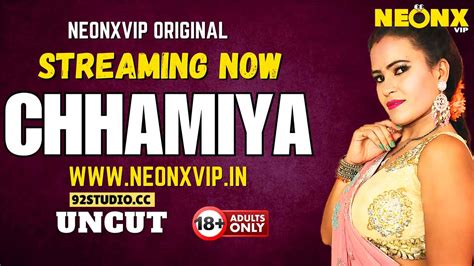 Indian Hot Aunty Removing Saree