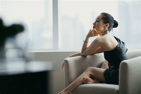 王子文壁纸A27 - 知乎