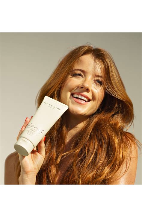 Dolce Glow 6.8 oz. Des Nuda Self-Tanning Lotion - Light to Medium