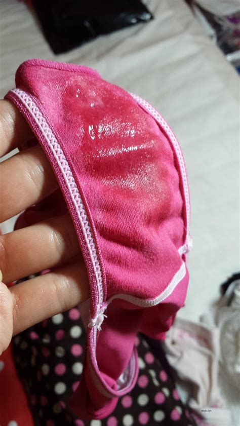 Amateur Strojnaja Brjunetka V Rozovom Porn Pic