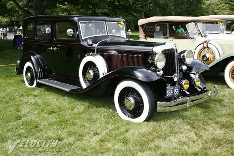 1932 Chrysler CP8 Eight sedan information