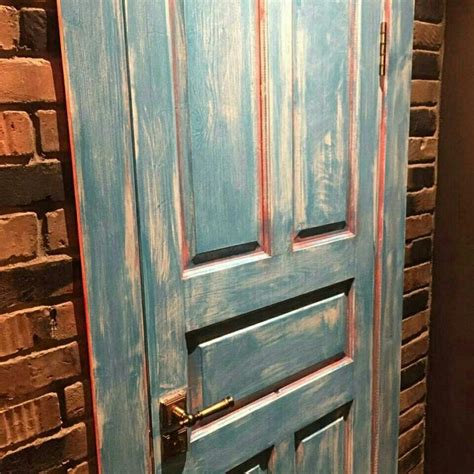 Как перекрасить дверь: быстросохнущая краска без запаха для ...