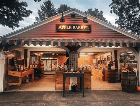 2025 Guide To Apple Picking Maine Orchards