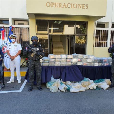 Autoridades Incautan Paquetes Presumiblemente De Coca Na Y Apresan