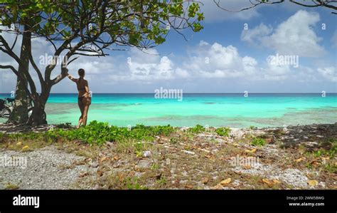 Frau Im Durchsichtigen Bikini Fotos Und Bildmaterial In Hoher Aufl Sung Alamy