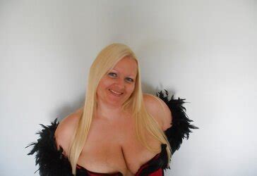 Chloe Cox Elegant With Boa ZB Porn