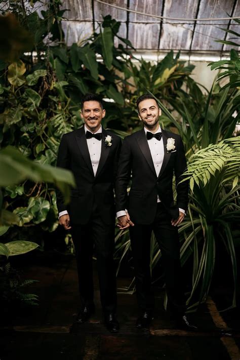 Daniel And Garet Simple Modern And Elegant Gay Wedding Photos Gay Men Weddings Gay Wedding