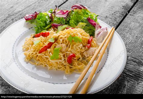 Chinesische Gebratene Nudeln Mit Huhn Und Brokkoli Rezepte Suchen