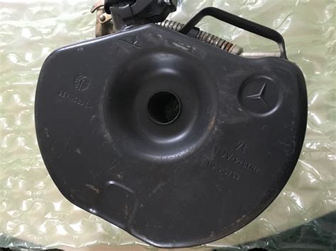 Канистра в запаску. — Mercedes-Benz SEC-Class (W126), 5,6 л, 1991 года ...