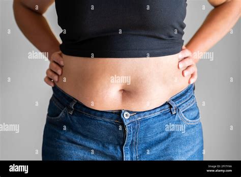 Belly button hi-res stock photography and images - Alamy