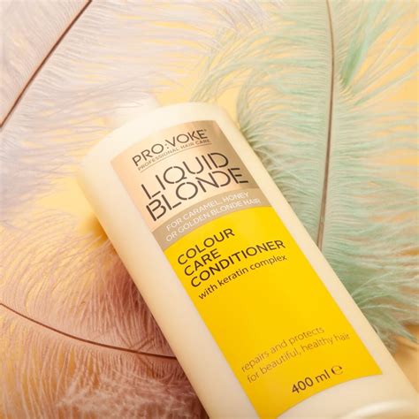 Кондиціонер для збереження кольору волосся теплих відтінків блонд PRO VOKE Liquid Blonde Colour