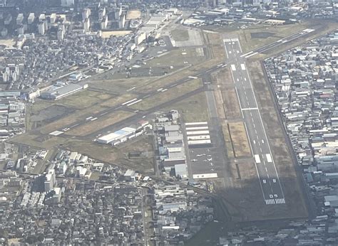 Guess the airport! : r/aviation