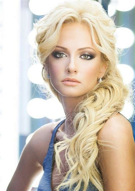 Hot Sexy Polina Maximova Bikini Pics