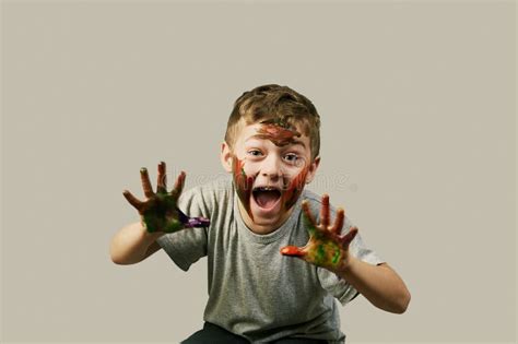 Pinturas Gay Hermosas Del Muchacho A Mano Foto De Archivo Imagen De Gente Sonriente 108561322
