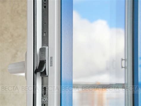 Пластиковые окна в ламинации Renolit Exofol Бриллиантово-синий ...