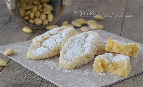 Ricciarelli Di Siena Ricetta Biscotti Alle Mandorle Per Natale Dolci