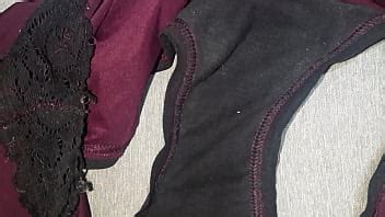 Mi amiga me prestó sus calzones usados para masturbarme hasta venirme XVIDEOS
