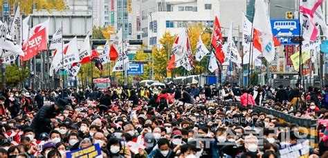 양대노총 공대위 “위헌적인 금지 통고 남발 尹정부 규탄”