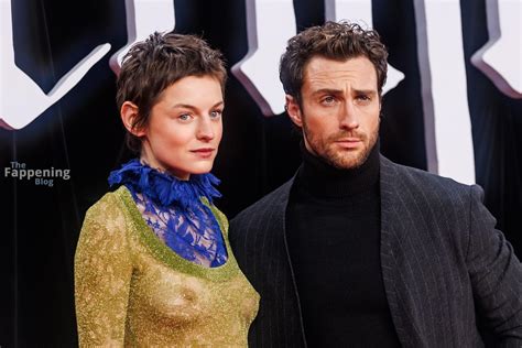 Emma Corrin Shows Off Her Nude Tits At The Nosferatu Premiere In Berlin Fappening