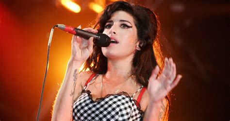 Amy Winehouse Mia A Nagra Piosenk Do Bonda Ujawniono Co Si Sta O