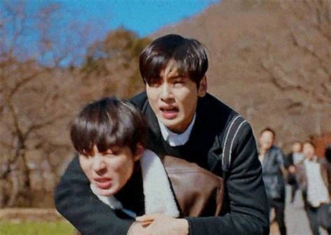 6 Adegan Bromance Cha Eun Woo Dan Hwang In Yeob Di True Beauty Viu