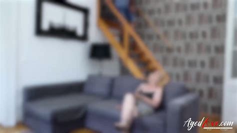 USAWives Lori Leane Massages Her Hairy Pussy