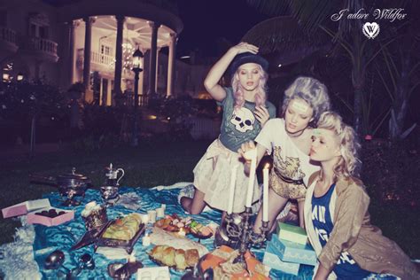 Dirty Blonde WILDFOX SPRING LOOKBOOK