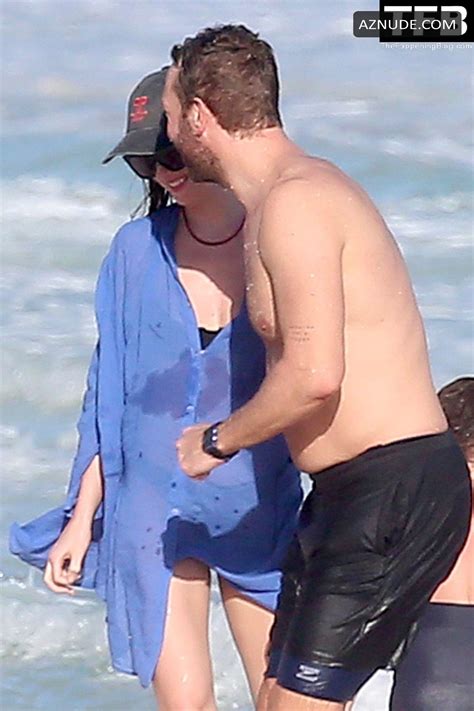 Dakota Johnson Sexy Seen Flaunting Her Hot Body In A Bikini On The Beach In Mexico Aznude